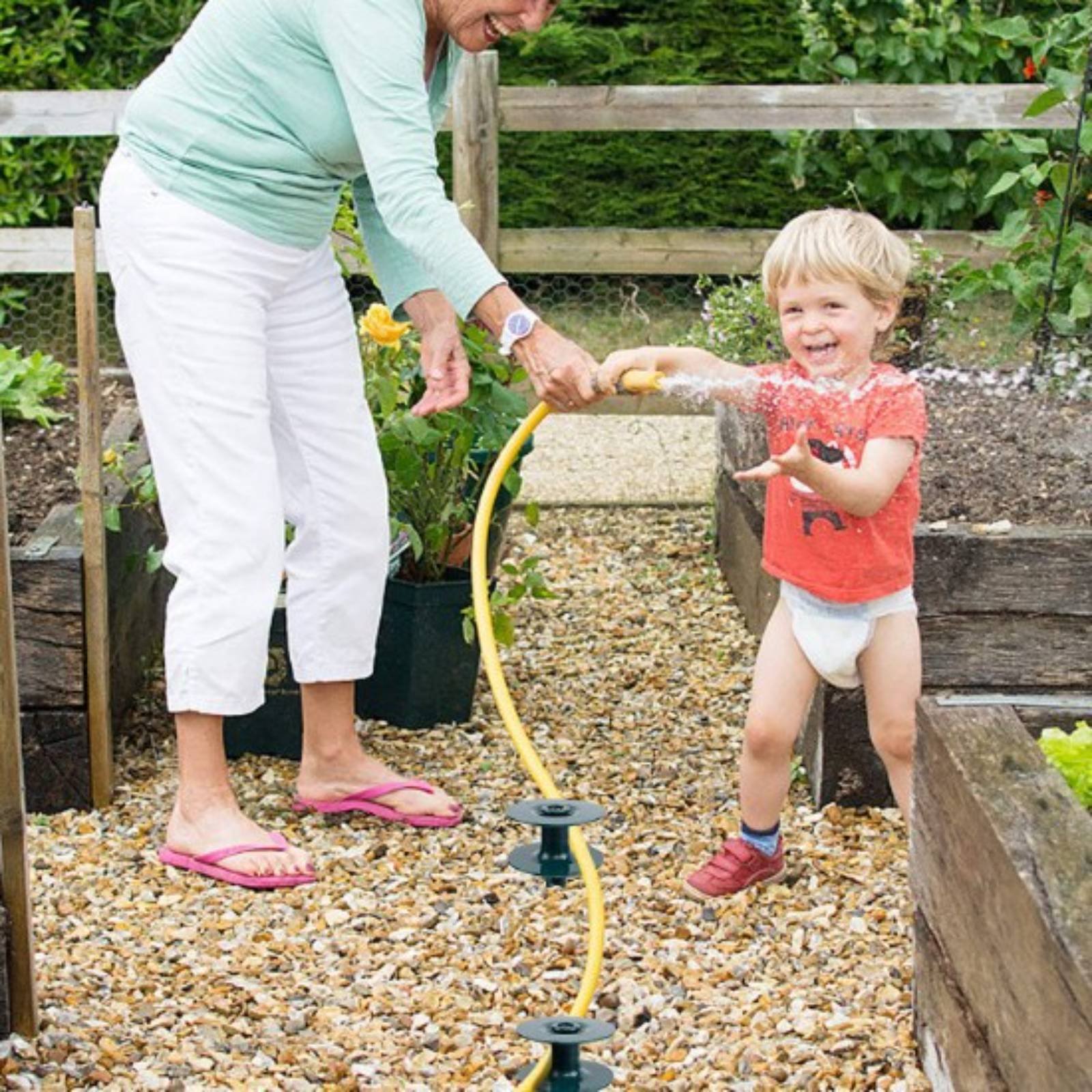 Gardening Tools Guide - Направляющая для садового шланга с колышком,